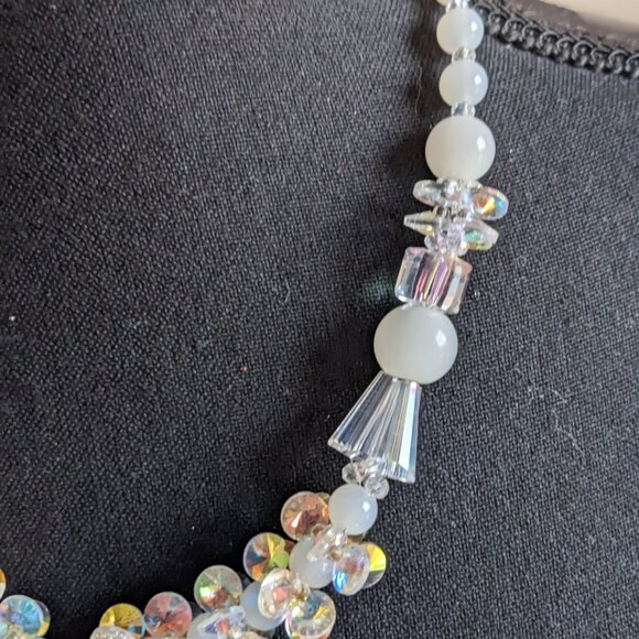 vintage Aurora Borealis rhinestone and crystal bead necklace other signs of use. - Picture 8 of 10